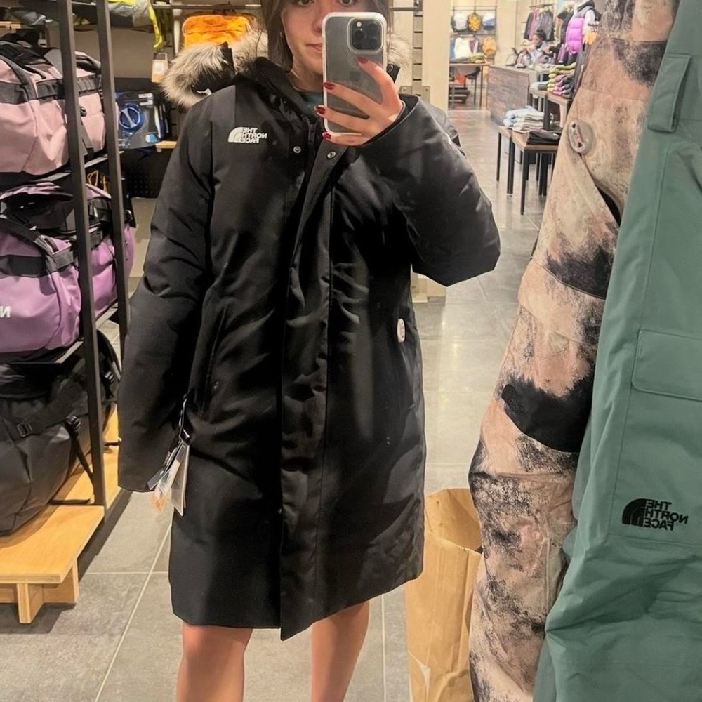 The North Face Women's Black Artic Parka